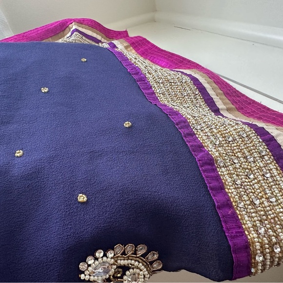 Georgette hand embroidered saree with blouse size 34-38 - Picture 4 of 7